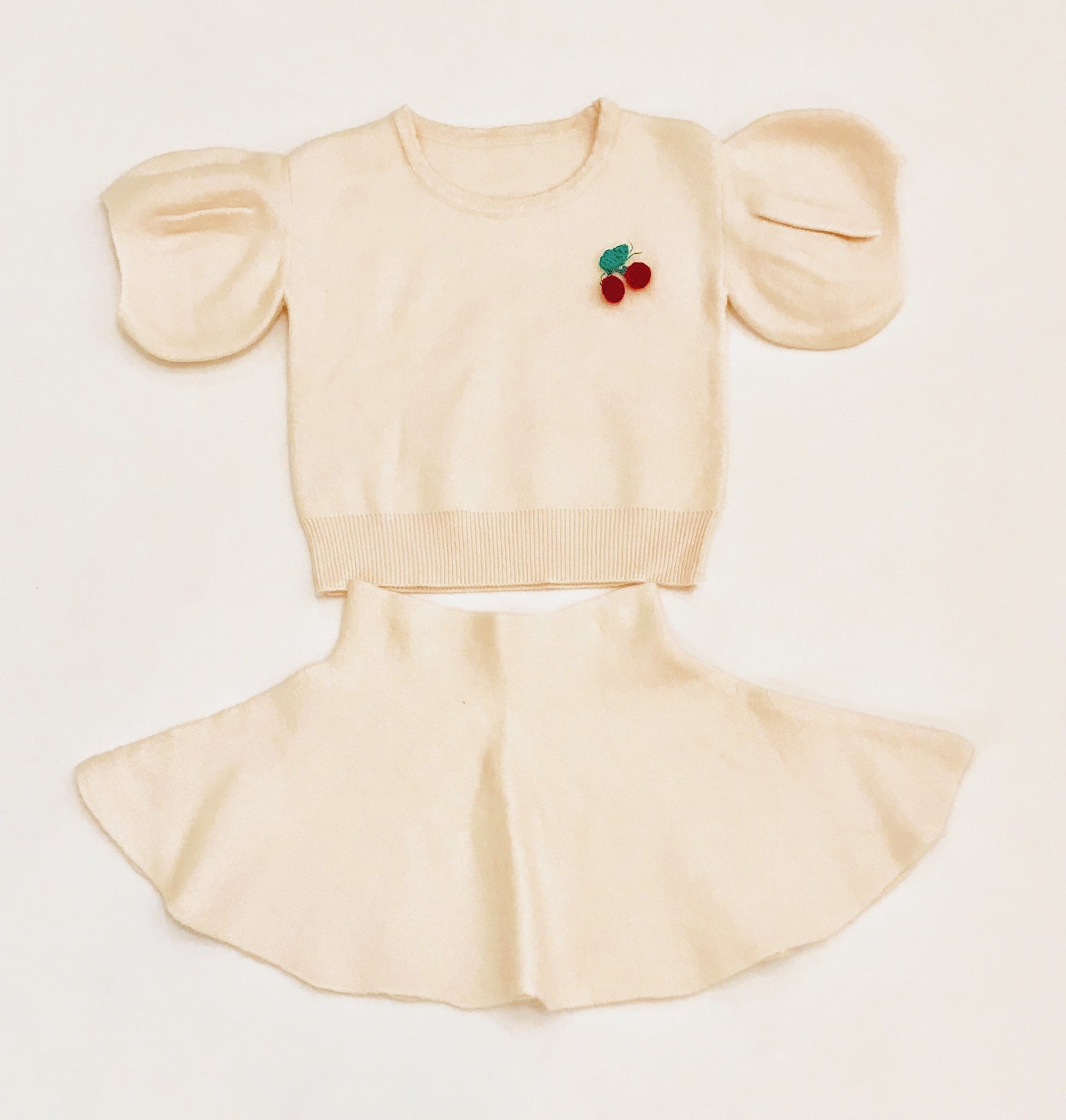 White bell sleeve toddler sweater dress (2 pieces)